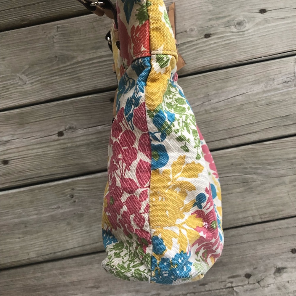 Relic Floral Shoulder Bag - Picture 8 of 12